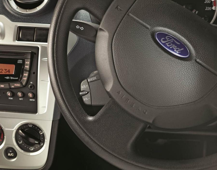  Ford Figo 2013 года  (фото 5 из 10)